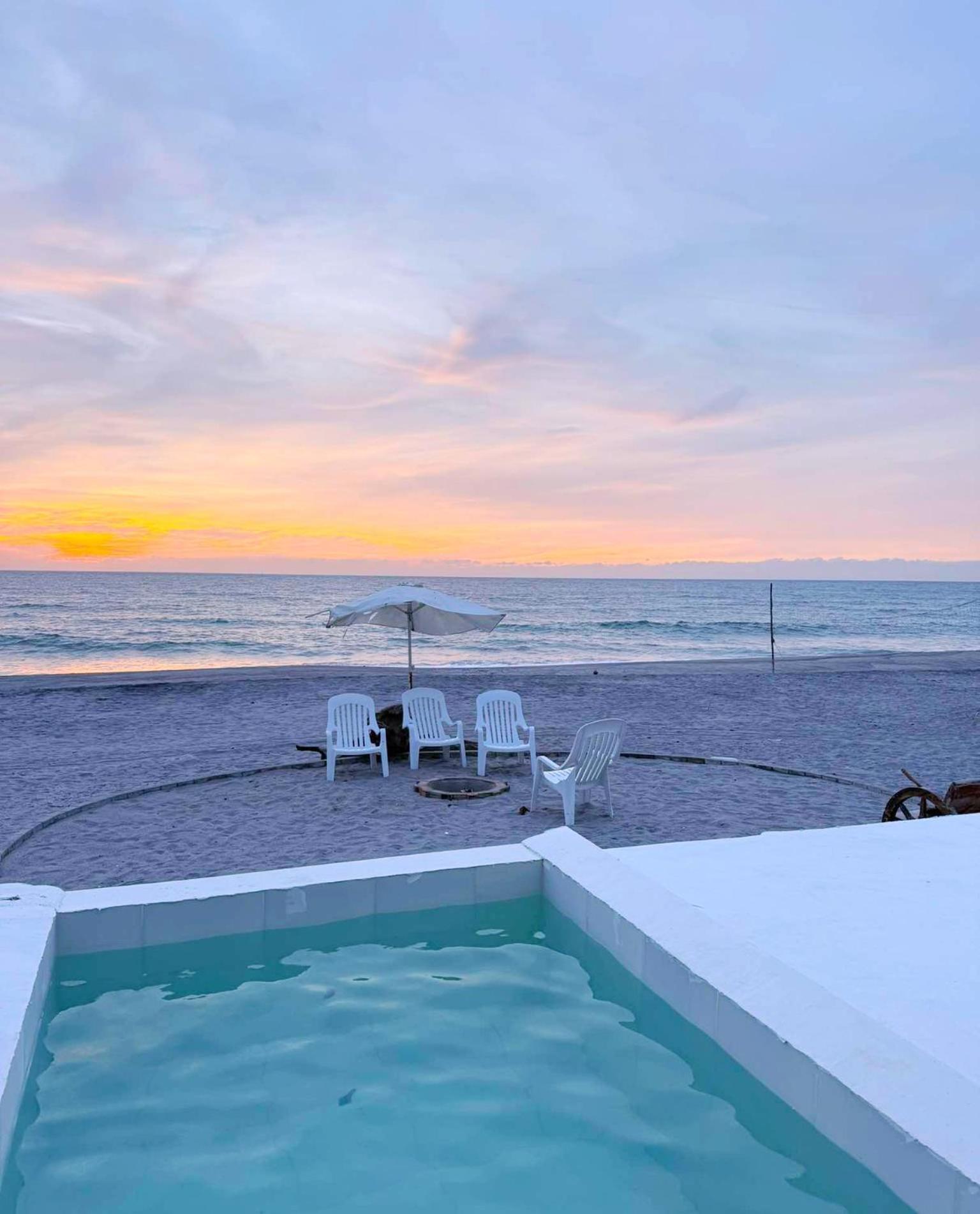 The Sandbar Villa At Sunset Stays Cabangan Exteriér fotografie