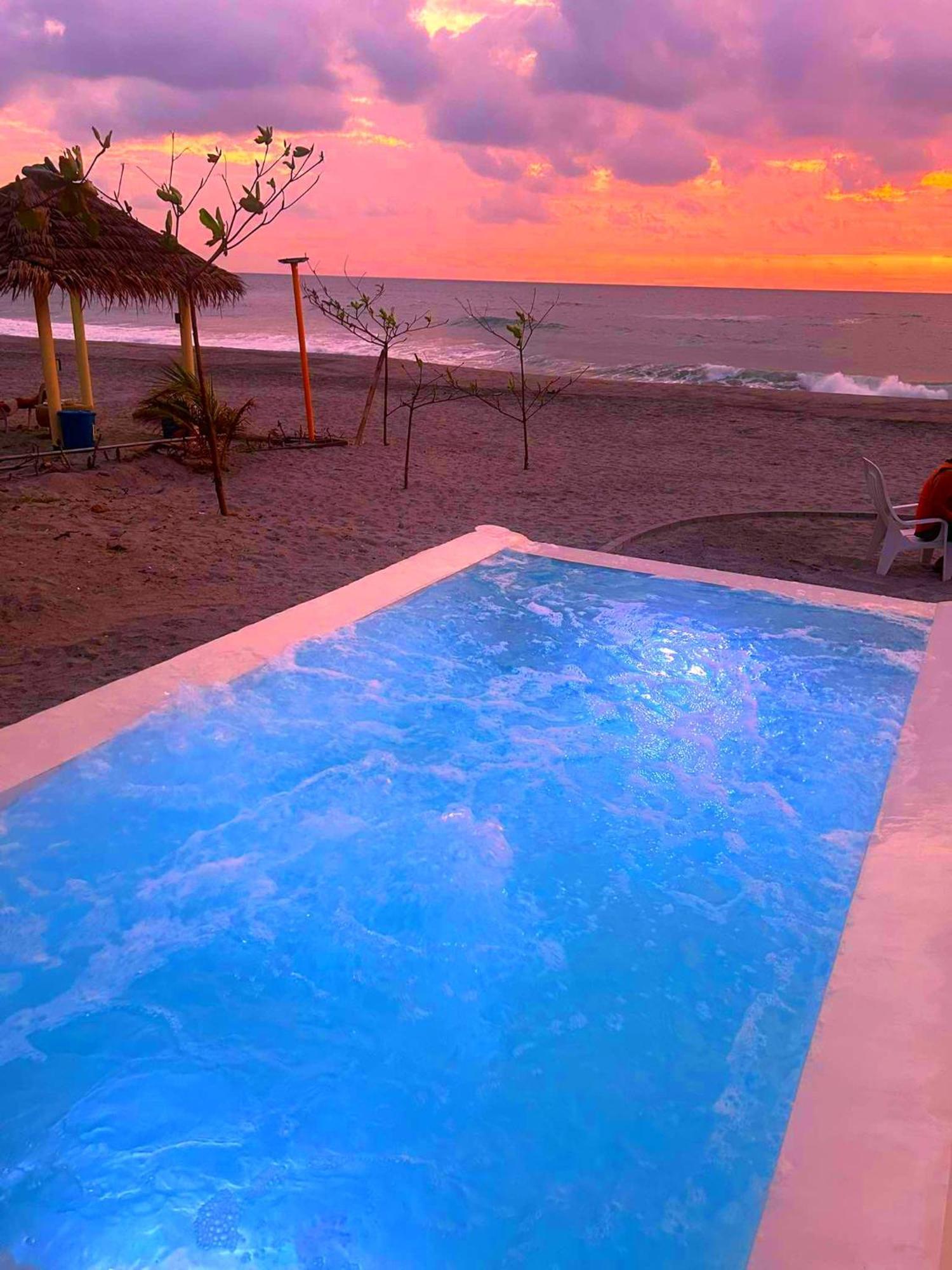 The Sandbar Villa At Sunset Stays Cabangan Exteriér fotografie